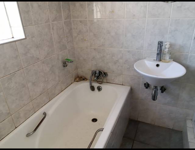 3 BEDROOM HOUSE FOR SALE IN GEELHOUTPARK